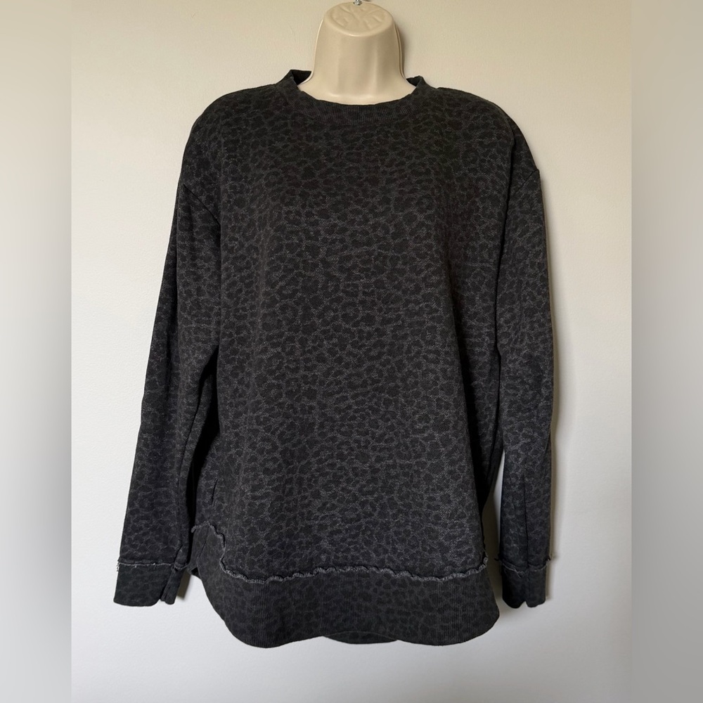 Leopard Dark Gray/Black Patterned Crewneck Sweatshirt